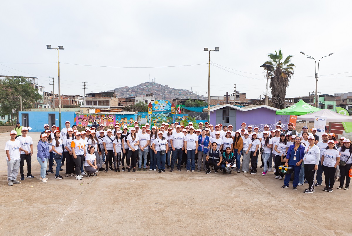 Vecinos, autoridades y empresa privada se unen para arborizar Villa El Salvador